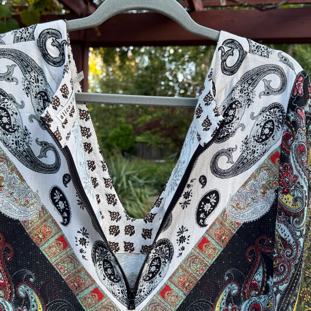 🩷 Alice + Olivia; Beautiful, Unique Design, 3/4 Length Sleeve Short Dress, Sz. L - Picture 4 of 11